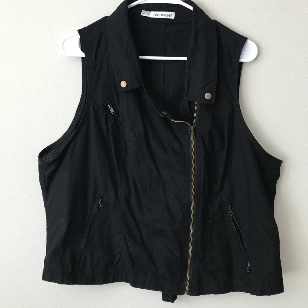 Plus size linen vest with great detailing